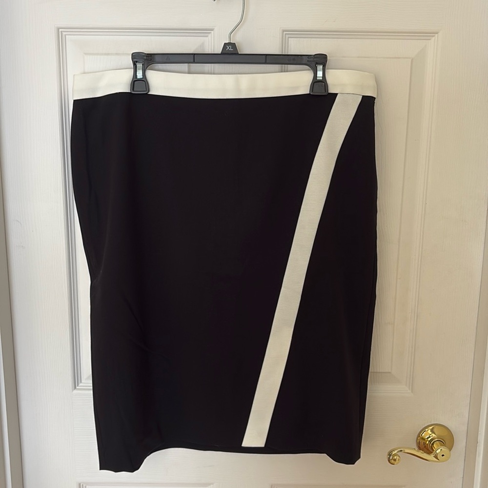 Black and white pencil skirt